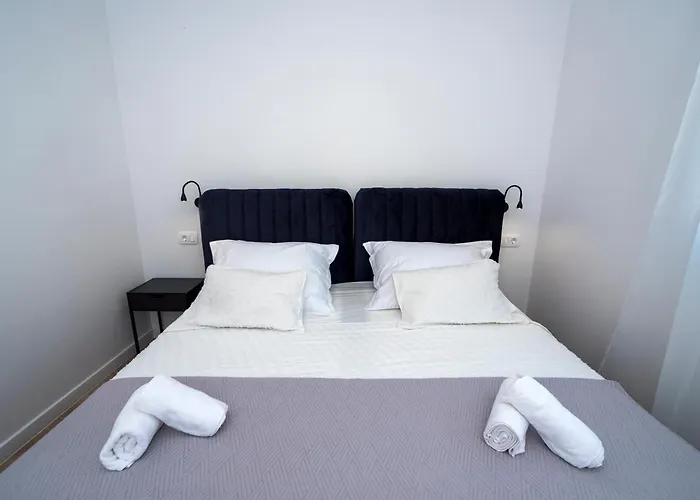 Luxury Nicole Τρογκίρ
